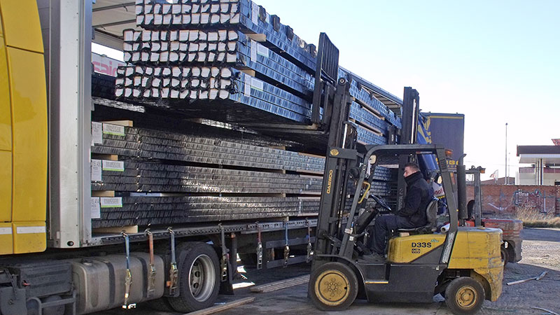 Servicios de corte a medida en Maderas Santiago Sevilla