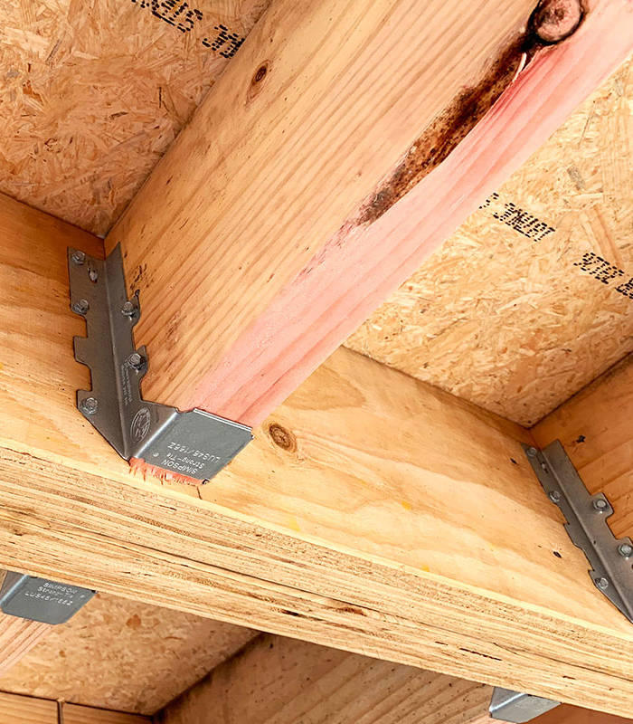 Herrajes y tornillería para vigas laminadas Maderas SAntiago SEvilla 